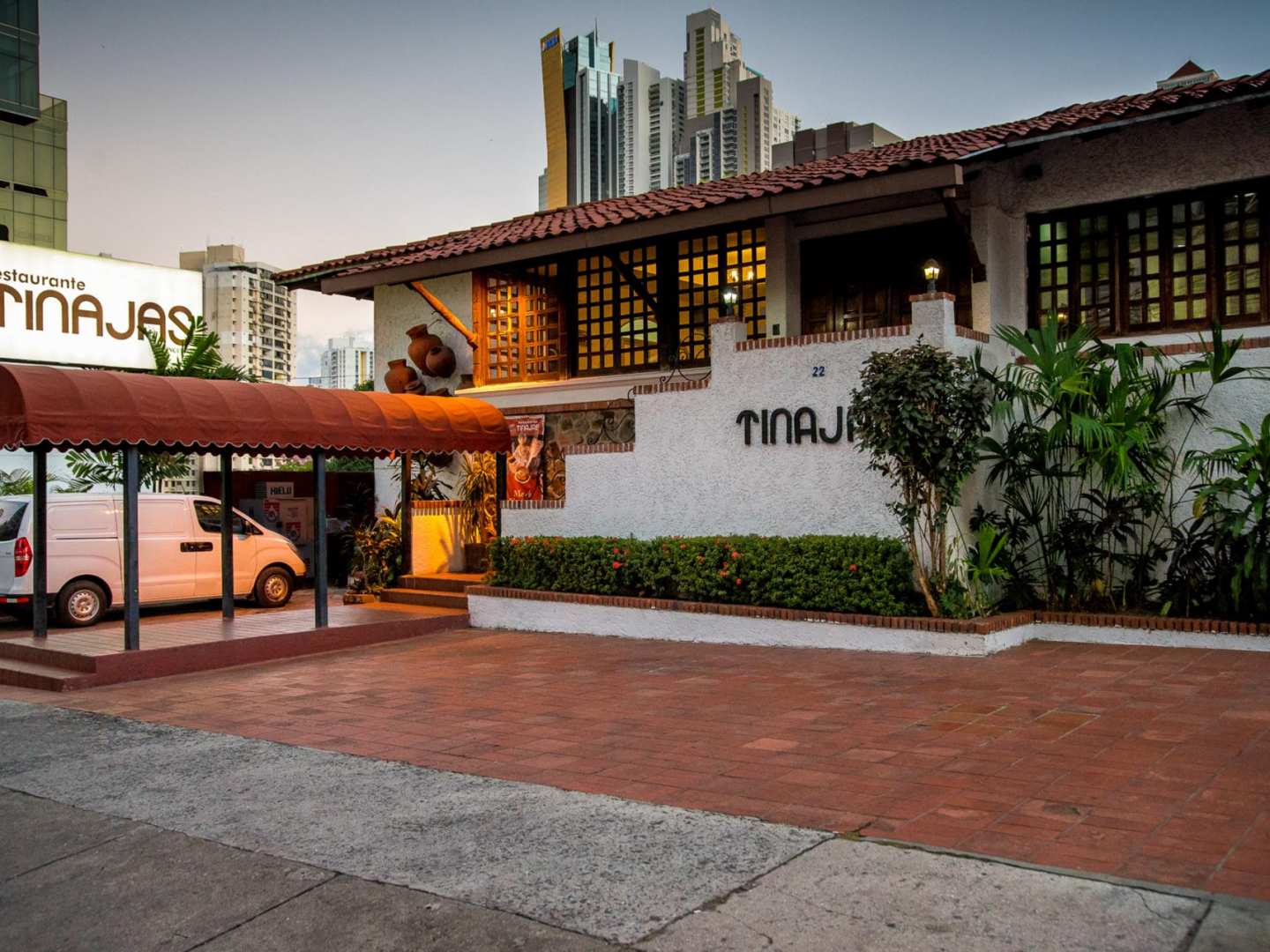 Tinajas Restaurant